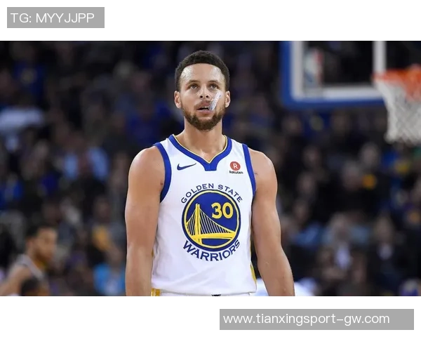 库里11月场均30分与52三分或成历史最老场均得分30后卫 库里11月场均30分与52三分或成历史最老场均得分30后卫