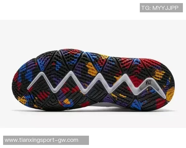 未来之星闪耀赛场Nike为NCAA女篮球员朱朱沃特金斯特别推出个性配色球鞋 未来之星闪耀赛场Nike为NCAA女篮球员朱朱沃特金斯特别推出个性配色球鞋