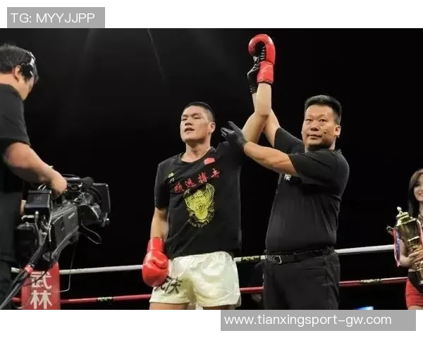 康宁汉姆回忆童年橄榄球经历父亲是运动员激励我热爱这项运动 康宁汉姆回忆童年橄榄球经历父亲是运动员激励我热爱这项运动